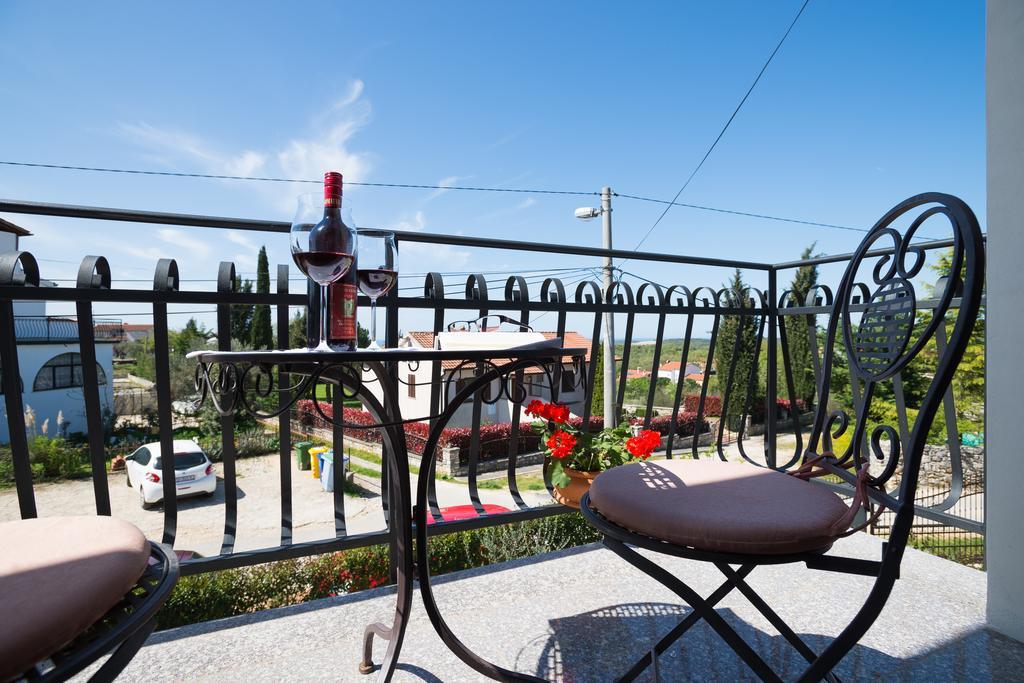 Apartments Tamara Ровиньско село Экстерьер фото